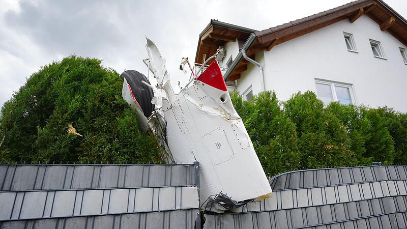 Absturz eines Kleinflugzeuges in ein Wohngebiet