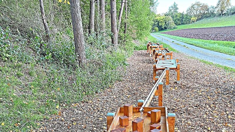 Der Kugelbahnenweg wurde um neue Themenstationen erweitert.Wegepaten Burgpreppach Der Kugelbahnenweg wurde um neue Themenstationen erweitert.Wegepaten Burgpreppach