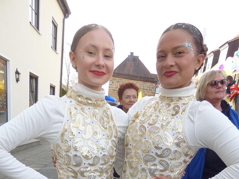 Die beiden Tanzmariechen der N&auml;rrischen Siedler Lichteneiche Forchheim.Forchheim & Fr&auml;nkische Schweiz