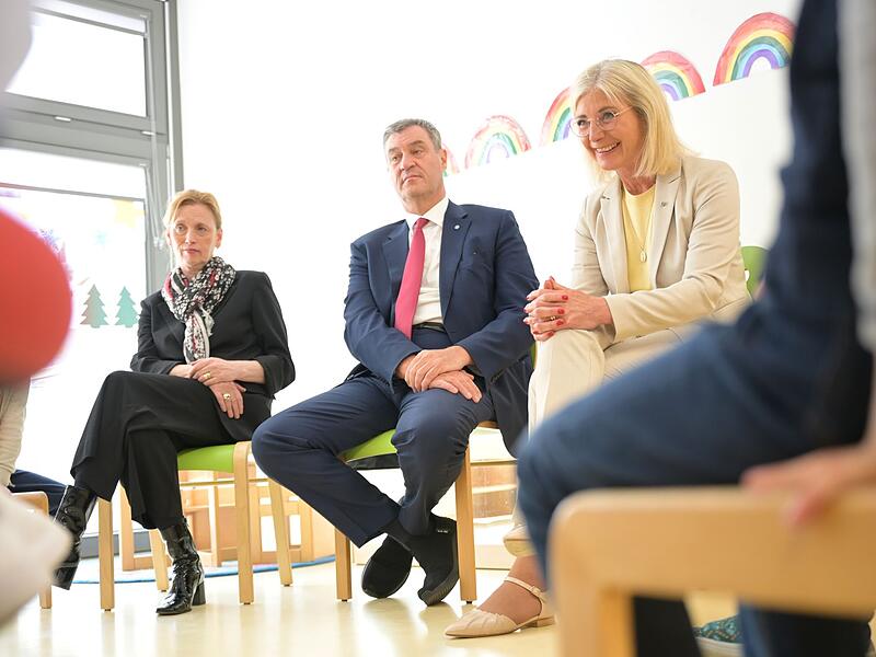 Karin Prien,Markus S&ouml;der &Ulrike Scharf besuchen Haus f&uuml;r Kinder