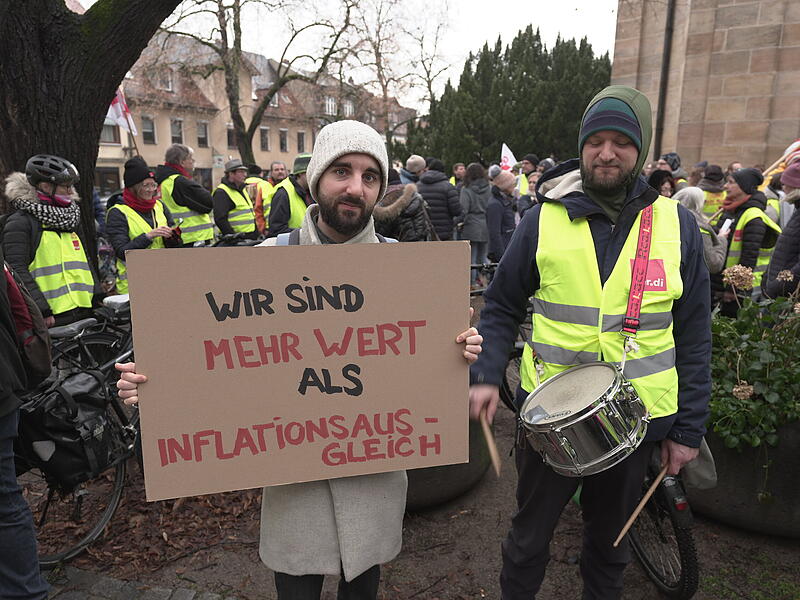 Warnstreik in Mittelfranken: Universit&auml;tsklinikums- und Hochschulmitarbeiter legen ihre Arbeit niederWarnstreik Erlangen