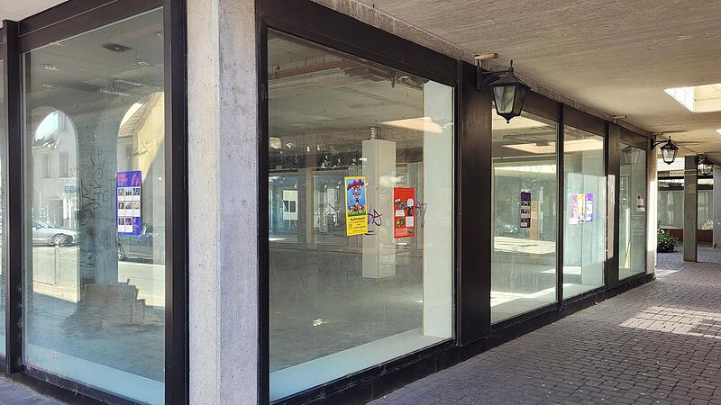 Das Ladengesch&auml;ft, in dem sich fr&uuml;her das innerst&auml;dtische Zugpferd Drogerie M&uuml;ller befunden hat, steht seit vielen Jahren leer.