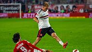 Eric Porstner (wei&szlig;es Trikot, gegen den Cottbuser Lucas Copado) bereitete den N&uuml;rnberger 1:1-Ausgleichstreffer vor.