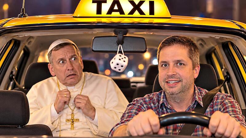 Taxifahrer Samuel Leibowitz (Martin Geiger) hat den Papst (Dietmar Hofmann) entführt. Fotomontage: Susan Müller Taxifahrer Samuel Leibowitz (Martin Geiger) hat den Papst (Dietmar Hofmann) entführt. Fotomontage: Susan Müller