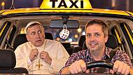 Taxifahrer Samuel Leibowitz (Martin Geiger) hat den Papst (Dietmar Hofmann) entführt. Fotomontage: Susan Müller Taxifahrer Samuel Leibowitz (Martin Geiger) hat den Papst (Dietmar Hofmann) entführt. Fotomontage: Susan Müller