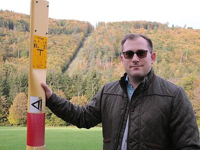 Zwischen Heiligkreuz und Heckmühle kreuzt die Ferngasleitung von Sannerz nach Rimpar das Schondratal. Aktuell ist es eine kleine Schneise im Wald, Bürgermeister Florian Atzmüller fragt sich, wie viel Wald abgeholzt werden muss, wenn die Fulda-Main...