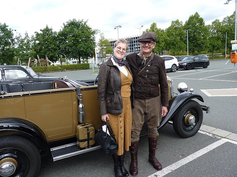 Oldtimer-Ausfahrt mit Vorkriegs-Oldtimern