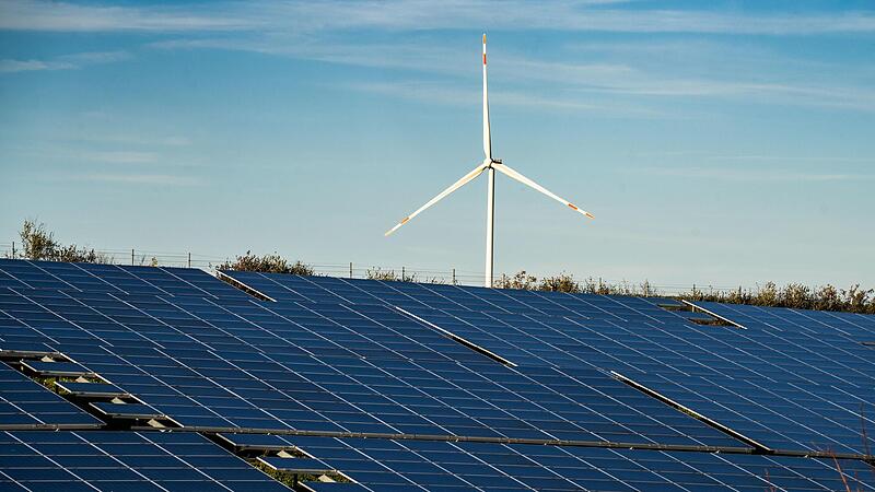 Die Energiewende vor Ort ist ein wichtiges Thema für den Landkreis Haßberge. Zur Umsetzung von mehr Windkraftanlagen bietet der Landkreis jetzt Termine für Bürgergespräche an.