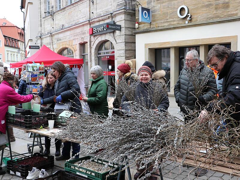 Beste Laune herrschte bei Besuchern und Händlern beim Jahrmarkt in Forchheim.Forchheim & Fränkische Schweiz