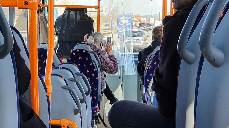 F&uuml;r viele Pendler und Touristen ist der Schienenersatzverkehr von N&uuml;rnberg in Richtung Bamberg am Montagmorgen, 11. April, zur Geduldsprobe geworden.Forchheim & Fr&auml;nkische Schweiz