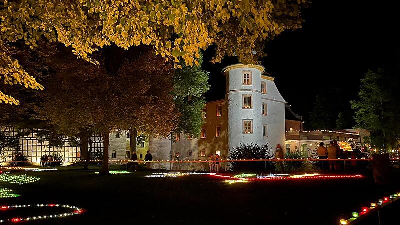 Lichtermeer im Schlosspark.