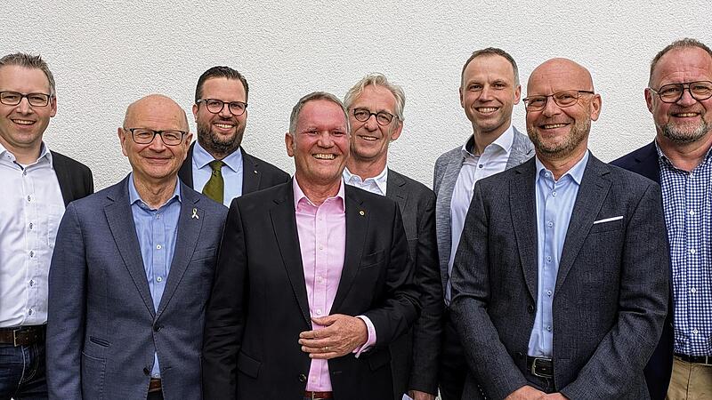 Veranstalter, Organisatoren, Gastgeber und Referent der Netzwerk-Veranstaltung (von links): Timo Krambo (Jonas hilft), Prof. Dr. Paul-Gerhardt Schlegel (Referent), Nicolas Sauer (Max-Armbrecht-Leukämiehilfe), Horst Waldner (Lions Club), Oliver Hüf...