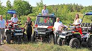 Mit zwei Quads und einem agilen Utility Task Vehicle (Mitte) stehen im Kreisverband drei neue, geländegängige Einsatzfahrzeuge zur Verfügung. Michael Will / BRK Mit zwei Quads und einem agilen Utility Task Vehicle (Mitte) stehen im Kreisverband drei neue, geländegängige Einsatzfahrzeuge zur Verfügung. Michael Will / BRK