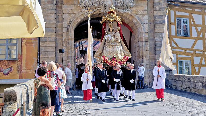 So bewegend war die Marienprozession durch die Bamberger Innenstadt