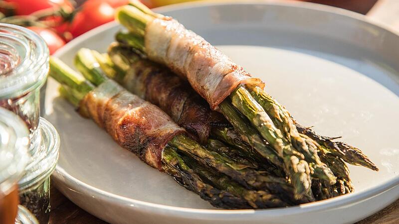 Wer grünen Spargel mag, muss ihn nicht unbedingt kaufen, sondern kann ihn auch selbst anbauen. Wer grünen Spargel mag, muss ihn nicht unbedingt kaufen, sondern kann ihn auch selbst anbauen.