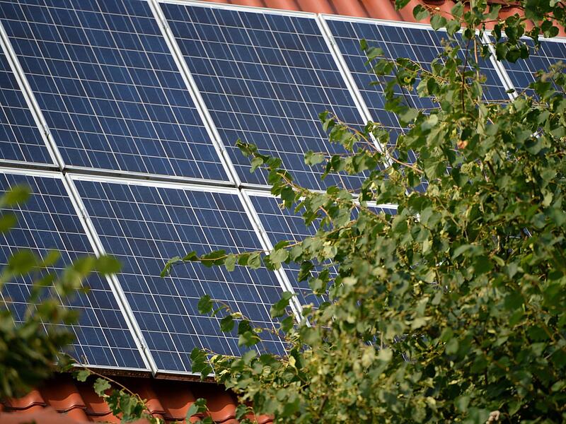 Geld für PV-Anlagen auf dem Dach sowie für Stromspeicher waren angedacht.Forchheim & Fränkische Schweiz Geld für PV-Anlagen auf dem Dach sowie für Stromspeicher waren angedacht.Forchheim & Fränkische Schweiz