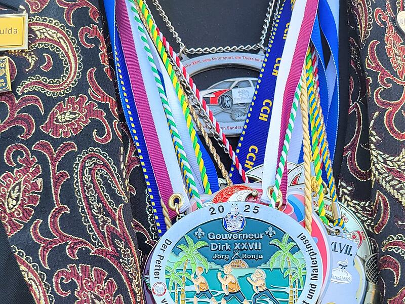 Viel los war am Faschingsdienstag, 4. März 2025, beim Faschingszug in Bad Brückenau.