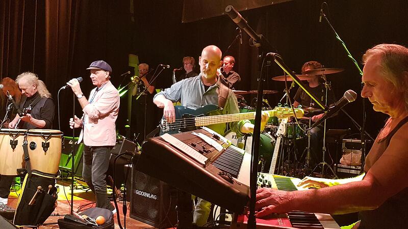 Zurück auf der Bühne: Die Kultband „Revolver“ eröffnete das Jahr in Haßfurt. Am 9. April ist der nächste Gig im Landkreis geplant, dann im „U-Night“ in Unterpreppach. Zurück auf der Bühne: Die Kultband „Revolver“ eröffnete das Jahr in Haßfurt. Am 9. April ist der nächste Gig im Landkreis geplant, dann im „U-Night“ in Unterpreppach.