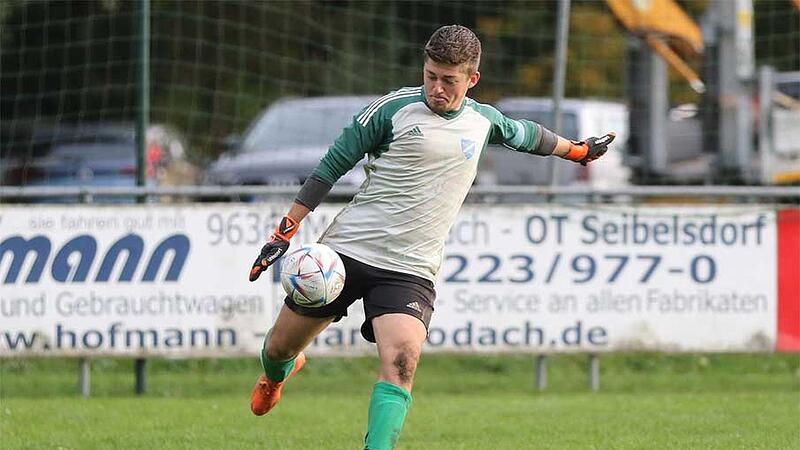 Nino Müller, Kapitän und Torhüter der SG Fischbach/Höfles-Vogtendorf/Seibelsdorf Nino Müller, Kapitän und Torhüter der SG Fischbach/Höfles-Vogtendorf/Seibelsdorf