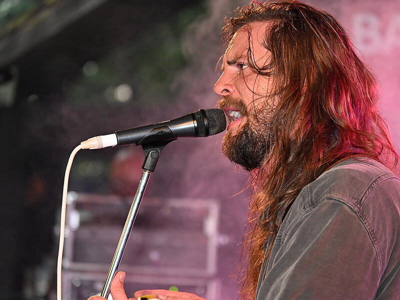 S&auml;nger Michael Binder von der Rockband Paralyzed aus Bamberg.