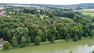 Der Schlosspark, der an den Schlossweiher angrenzt, wird wieder zugänglich gemacht.