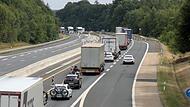 Die Verengung auf eine Spur an der Anschlussstelle Bad Brückenau-Volkers soll vorverlegt werden, damit der Verkehr im Bereich der Auf und Abfahrt besser fließen kann. Die Verengung auf eine Spur an der Anschlussstelle Bad Brückenau-Volkers soll vorverlegt werden, damit der Verkehr im Bereich der Auf und Abfahrt besser fließen kann.
