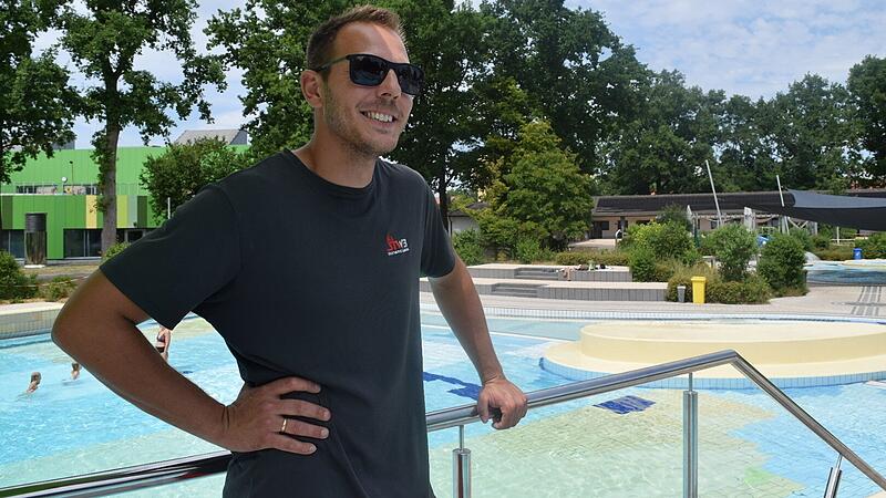 Seit 2008 steht Bademeister Florian Seelmann am Beckenrand des Bamberger Stadionbad und