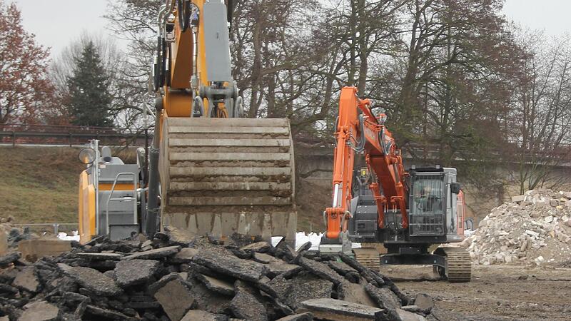 Der ehemalige Rewe-Markt ist abgerissen worden. Was auf dem Gel&auml;nde entstehen wird, ist noch nicht bekannt.