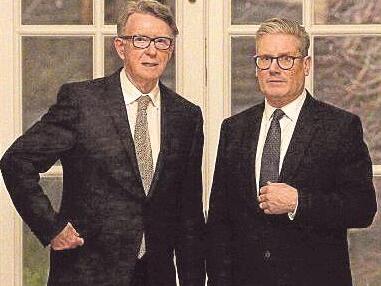 Der britische Premierminister Keir Starmer (rechts) mit Peter Mandelson während eines Empfangs. Der britische Premierminister Keir Starmer (rechts) mit Peter Mandelson während eines Empfangs.