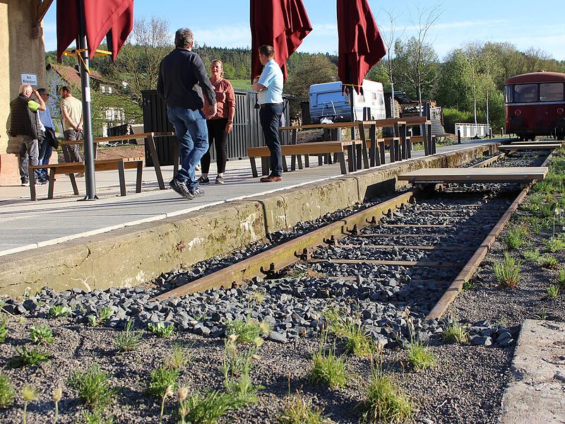 Die letzte Sitzung f&uuml;r die Gemeinder&auml;te der Wahlperiode 2020 bis 2026 fand am Gleispark Rupboden statt. Am 30. April wird hier der Maibaum aufgestellt.