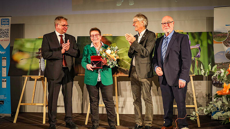 Cornelia M&uuml;hlhoff-Kempgen freut sich &uuml;ber die B&uuml;rgermedaille.