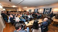 Der Gemeindesaal war bei der Informationsversammlung zur Unterbringung von Flüchtlingen voll besetzt.