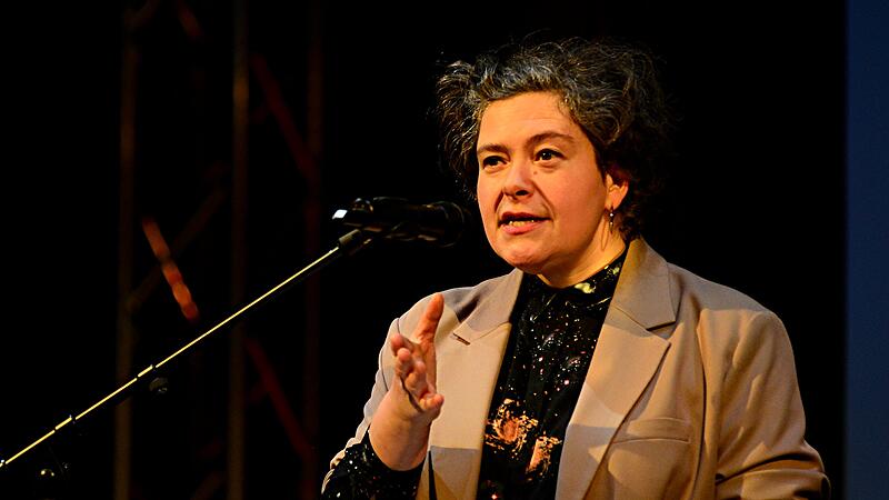 Nora Gomringer eröffnete mit einer bemerkenswerten Rede das Bamberger Literaturfestival. Nora Gomringer eröffnete mit einer bemerkenswerten Rede das Bamberger Literaturfestival.
