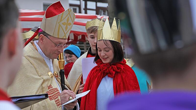 Der ernannte Erzbischof Herwig Gössl eröffnete die bistumsweite Sternsingeraktion. Der ernannte Erzbischof Herwig Gössl eröffnete die bistumsweite Sternsingeraktion.