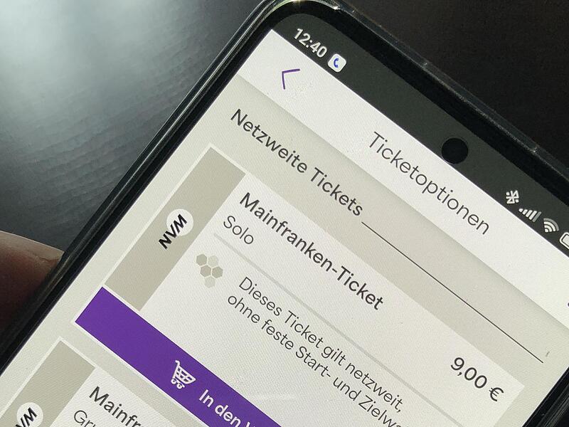 Gibt es bis 30.9.2025 im neuen Verkehrsverbund: das Tagesticket f&uuml;r 9 Euro. Aber Achtung, das gibt es nur in der NVM-App und direkt aufs eigene Smartphone.