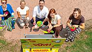 Da möchte man doch wieder Kind sein – mit den gelben Kisten mit Sandspielzeug, die die Stadt Coburg und das Unternehmen Haba realisieren. Constantin Hirsch Da möchte man doch wieder Kind sein – mit den gelben Kisten mit Sandspielzeug, die die Stadt Coburg und das Unternehmen Haba realisieren. Constantin Hirsch