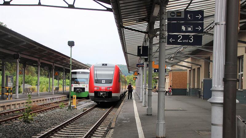 kg-emue-bahnhof kissingen Steik bei der DB - wie sich das im Landkreis auswirkt.
