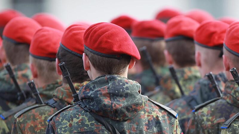 Bundeswehrsoldaten eines Logistikbataillons