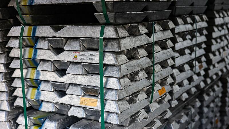 Aluminium. Aluminium.
