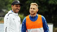 Der neue Cheftrainer Andi Baumer (l.) nebst seinem Vorg&auml;nger  Dominik Schmitt, der aufgrund seiner Verpflichtungen im Trainerstab des 1. FC N&uuml;rnberg k&uuml;rzertreten muss.