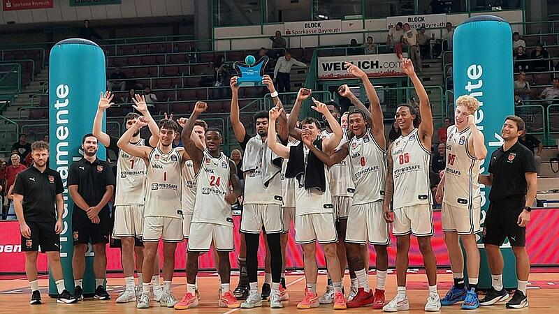 106:78-Sieg im Finale: Die BMA365 Bamberg Baskets gewinnen das Vorbereitungsturnier in Bayreuth. 106:78-Sieg im Finale: Die BMA365 Bamberg Baskets gewinnen das Vorbereitungsturnier in Bayreuth.