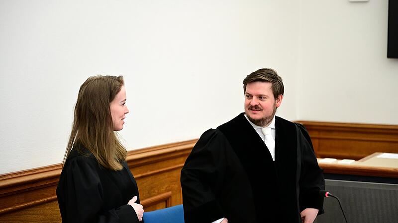 Rechtsanw&auml;ltin Anna-Lena Wolf aus Frankenberg an der Eder, die Betrugsopfervertritt, und Staatsanwalt Ehrhardt von der Zentralstelle Cybercrime Bamberg