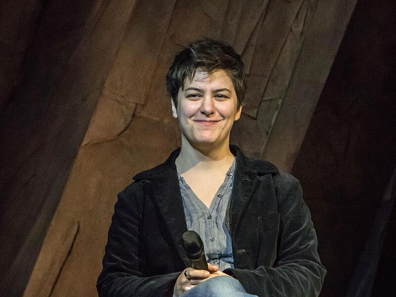 Die Ausstattung f&uuml;r &bdquo;Die Dreigroschenoper&ldquo; am Landestheater Coburg hat Aylin Kaip entworfen.