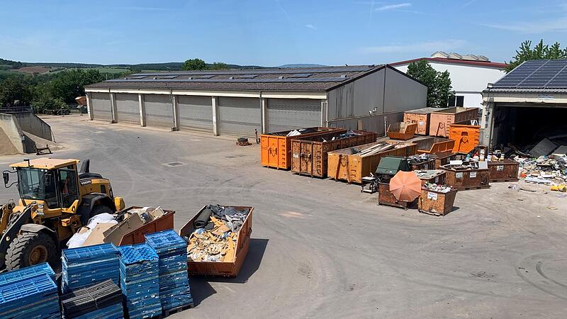 Der Wertstoffhof der Firma Seger wird wohl noch l&auml;nger in M&uuml;nnerstadt bleiben. Der geplante Umzug der neuen Firma Seger Recycling und Transporte GmbH & Co.KG nach Holzhausen ist geplatzt.