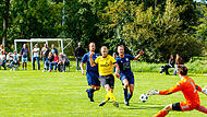 Niklas Riediger (in Gelb) erzielte in dieser Szene nach 13 Minuten die 1:0-Führung für den TSV Ködnitz. Das Kreisliga-Duell gegen den TSV Bad Berneck endete letztlich aber mit einem 1:1-Unentschieden.