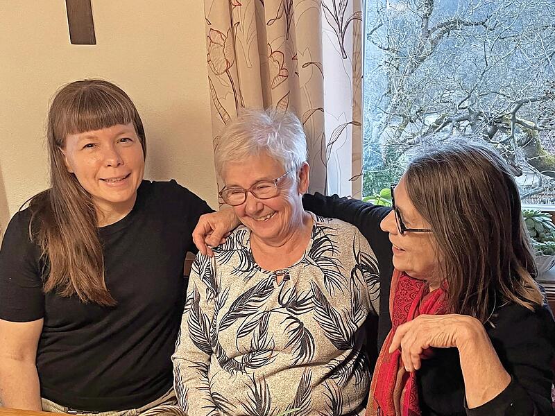 Alte und neue Vorsitzende der Gartenfreunde Moggast: Ann Bogensch&uuml;tz, Erna Knoll und Karin Detjen.