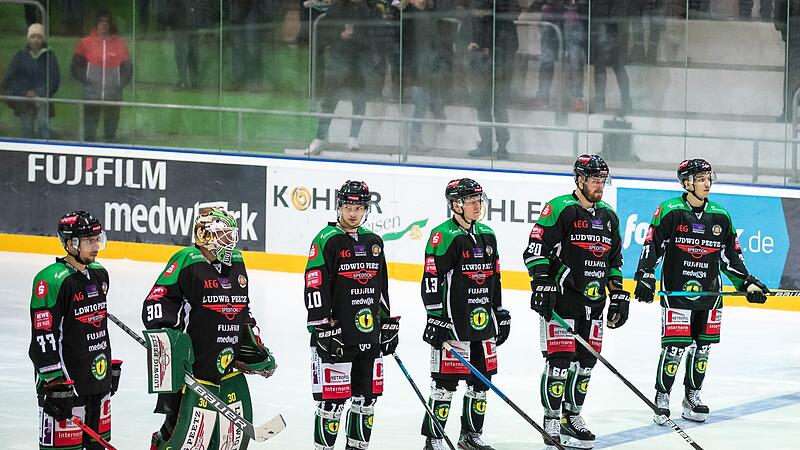 Die H&ouml;chstadt Alligators formieren sich zum Duell.