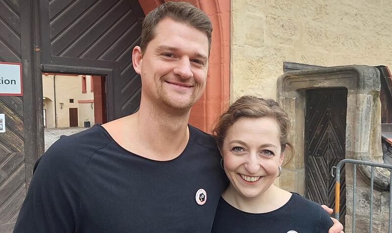 Thomas Halota und Julia Stumpf betreiben den Schlößla-Keller während des Annafests.Forchheim & Fränkische Schweiz Thomas Halota und Julia Stumpf betreiben den Schlößla-Keller während des Annafests.Forchheim & Fränkische Schweiz