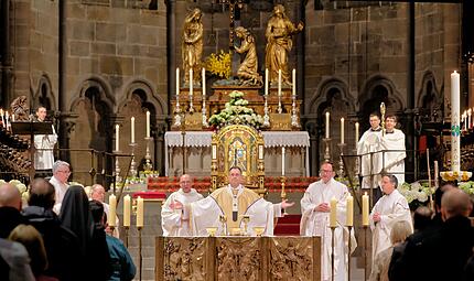 Gottesdienst Osternacht mit Erzbischof G&ouml;ssl 2026Bewegende Osternacht im Bamberger Dom mit Erzbischof G&ouml;ssl