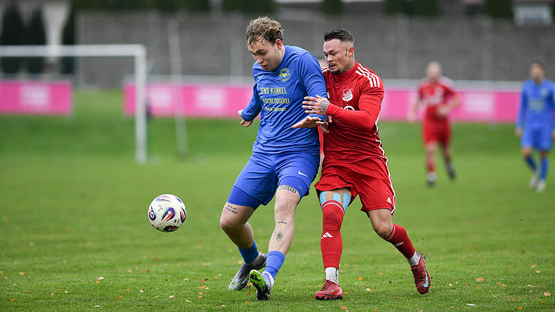 Der Dampfacher Adrian Hatcher (rechts) im Duell mit Carsten Albrecht.
